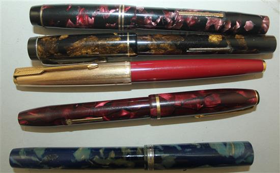 A cased Conway Stewart writing set,